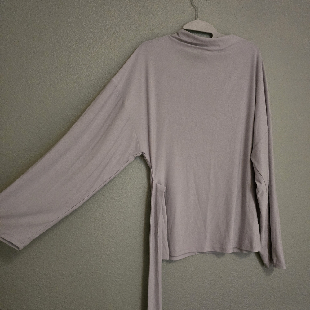 Light Gray Long Sleeve Top - Picture 3 of 4